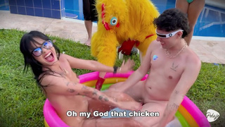 Frisby's chicken organizes fight between ALIX VLOGS and LARA ROSS to see who will fuck his thick penis