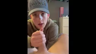 Sexy twinks licks BF meat after work