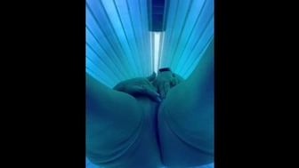 Sexy wet vagina while tanning